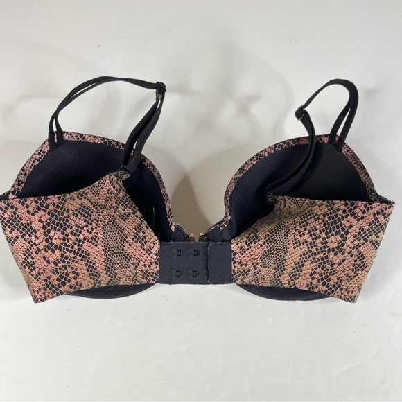 Victoria’s Secret Snakeskin Print Lined Demi Bra Size 32DD - Picture 2 of 5